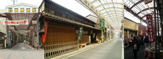 左2枚:アーケードに立派な町屋が残っている。
右:長谷寺の観音市では、多くの人で賑わう。